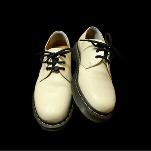 Doc Marten Cream Leather Oxford